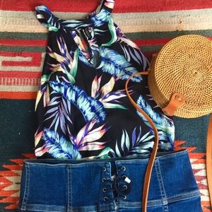 H & M Tropical Crop Top size 8🌿
